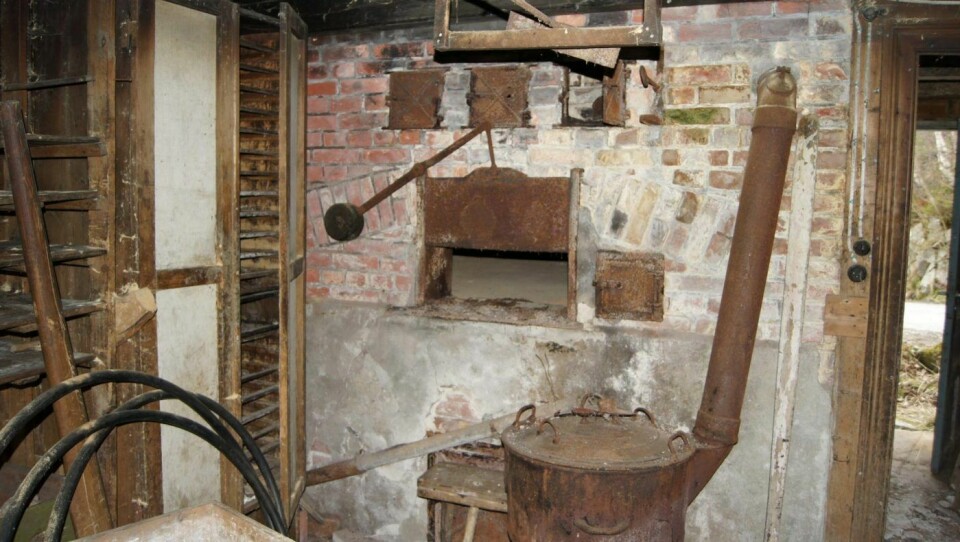 Den store vedfyrte bakerovnen fra 1902 er godt bevart og vil kunne brukes igjen etter restaureringen.