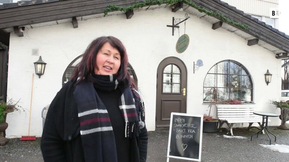 Heidi Asphjell Aasli utenfor Aanerud Bakeri på Årnes.