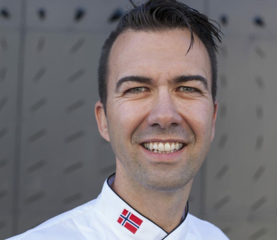 Bernhard Azinger gir seg.