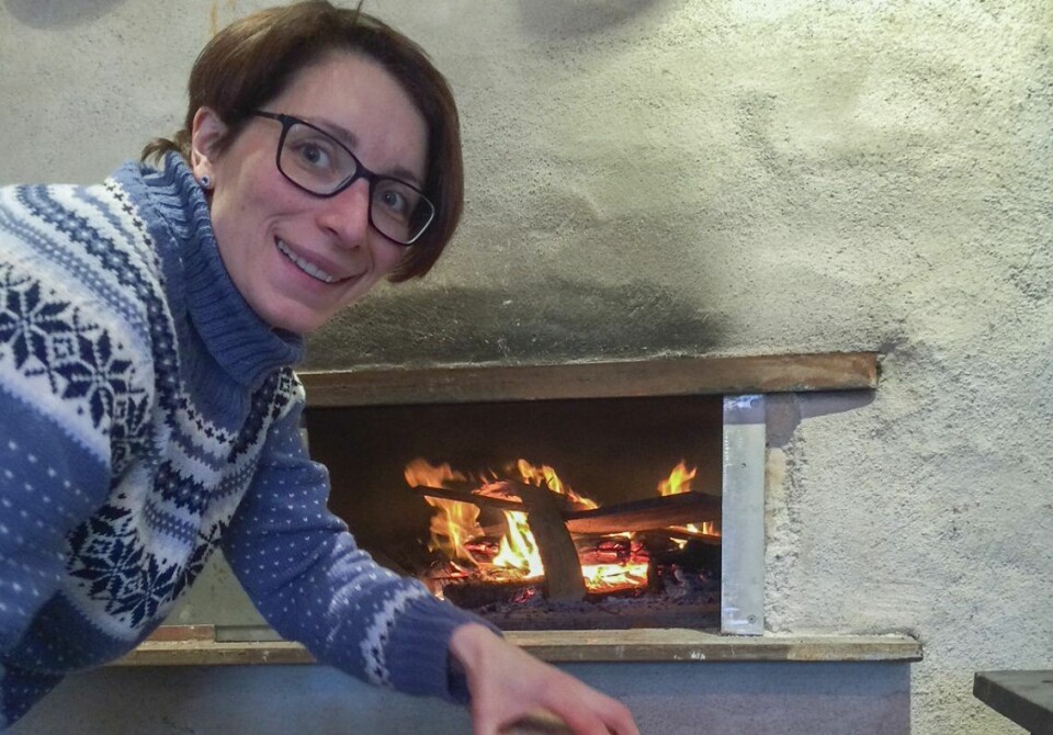 Veronica Olaisen fikk støtte fra kulturminnefondet for å restaurere den 141 år gamle steinovnen.