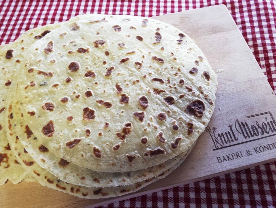 Besteselgeren i Moseid bakeri er potetkake. De selges ut hver gang de produseres, som er to-tre ganger per uke. Besteselgeren i Moseid bakeri er potetkake. De selges ut hver gang de produseres, som er to-tre ganger per uke.