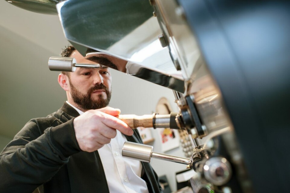 Simo Kristidhi (44) er Norges beste kaffebrenner, som også ligger an til å gjøre det bra i VM. Simo Kristidhi (44) er Norges beste kaffebrenner, som også ligger an til å gjøre det bra i VM.