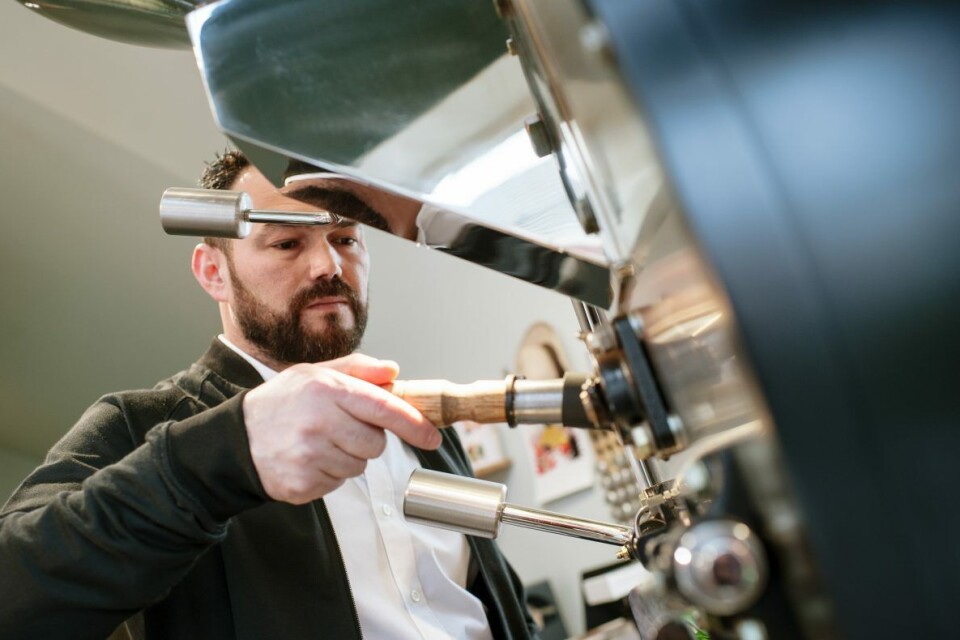 Simo Kristidhi (44) er Norges beste kaffebrenner, som også ligger an til å gjøre det bra i VM.