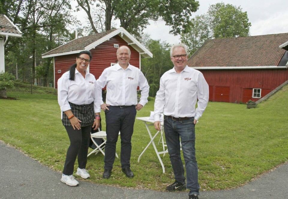 Konditormester Kikki, adm. dir. Trond Aarø og salgssjef Jostein Huglen ønsker velkommen til messen.