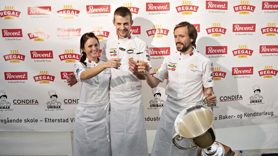 Glade vinnere i Nordic Bakery Cup 2019. Trude Brendehaug, Jonathan Burt og Fredrik Lønne ferier seieren og at Norge får beholde vandrepokalen.