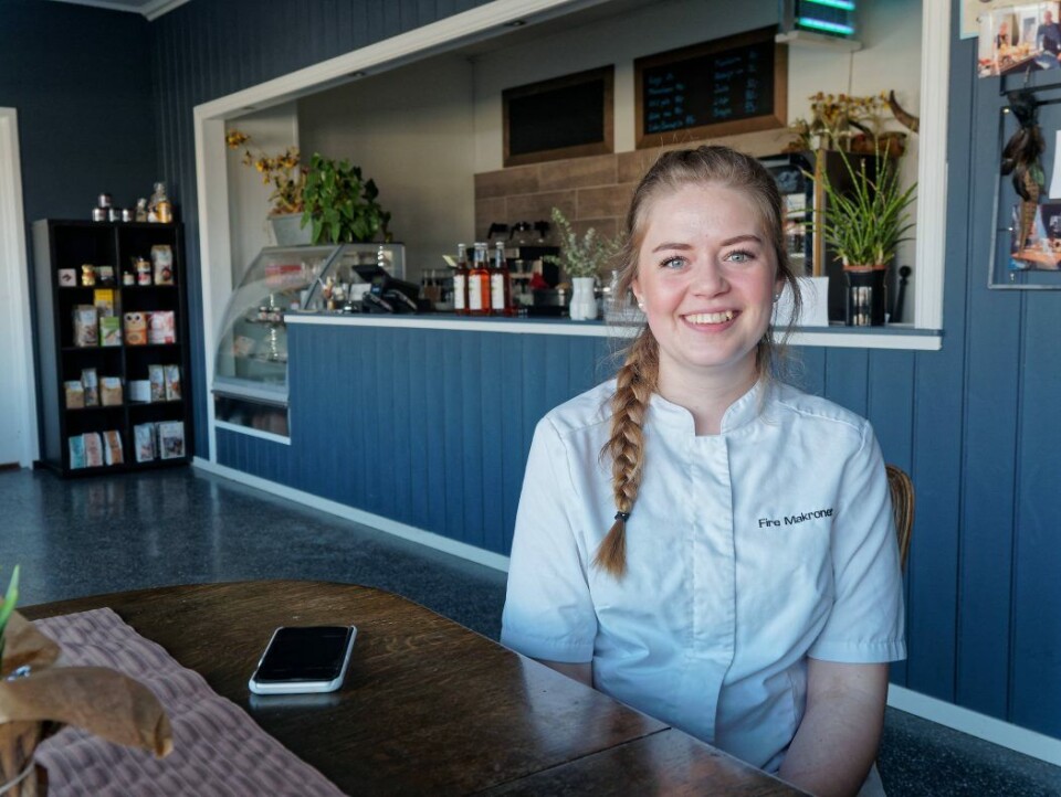 Åshild Lerbak låner plass på Ilseng samfunnshus, som har egen kafé med kjøkken.