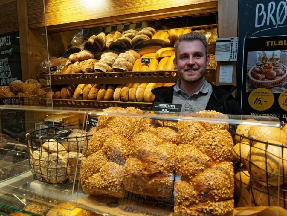 Brødene har alltid vært det største produktet i Rosenborg Bakeri, forteller Magnus Helgesen.