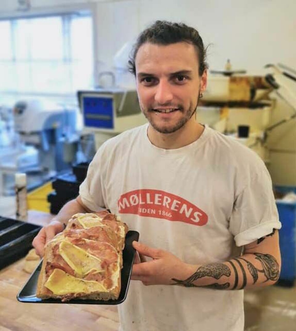 Florian Vandenbussche er Melbu-bakeriets franske innslag – kommunen trekker frem at bakerier og konditorier trenger flinke fagfolk.