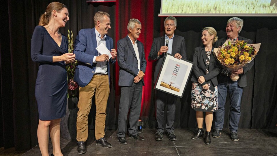 Glade vinnere i Baker Hansen etter at de fikk overrakt Møllerens Inspirasjonspris 2021: Fra venstre Heidi Hals, Ola By, Morten Hals, Knut Hals, Cathrine Hals Alsaker og Gunnar Solberg.