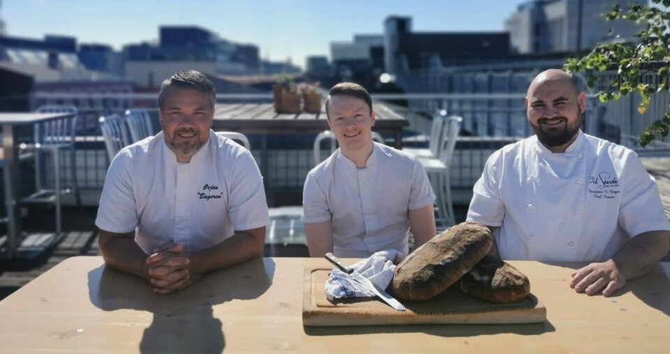 Solen skinner på Sørlandets ferskeste bakerieiere – Ørjan Toreid Eriksen (fra venstre), Kevin MacLeod og Benjamin Turan Dogan.