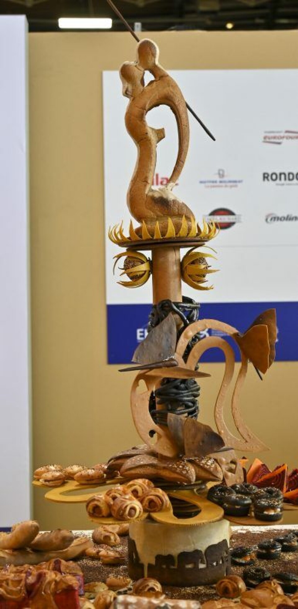 Showpiece Elfenbenskysten i Coupe du Monde de la Boulangerie 2022. Showpiece Elfenbenskysten i Coupe du Monde de la Boulangerie 2022.