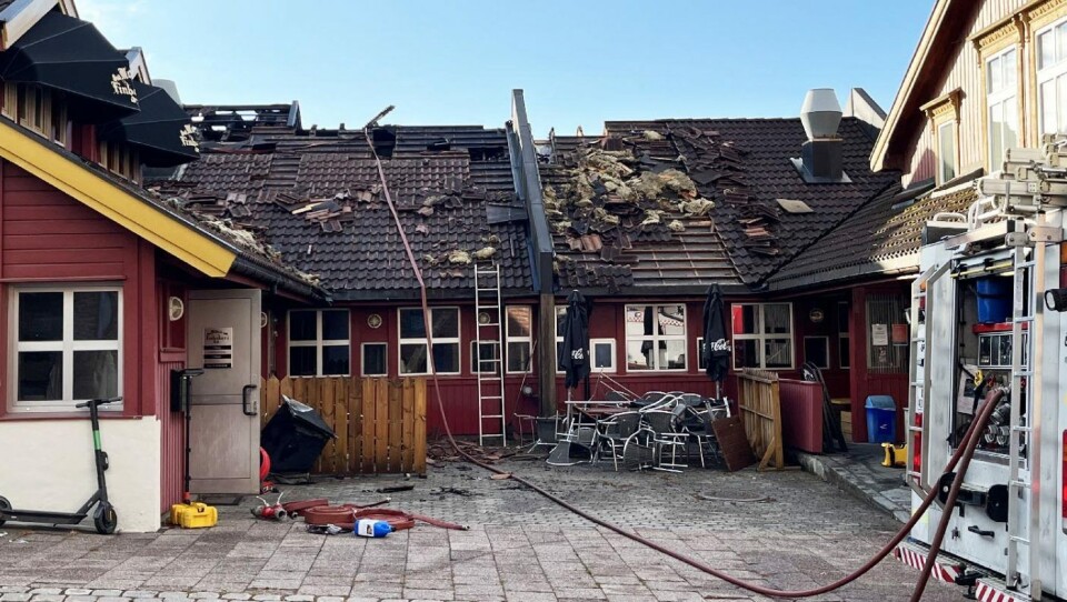 Brannen i Moss Finbakeri brøt ut ved 23-tiden onsdag kveld og har gjort stor skade i bakeriet.