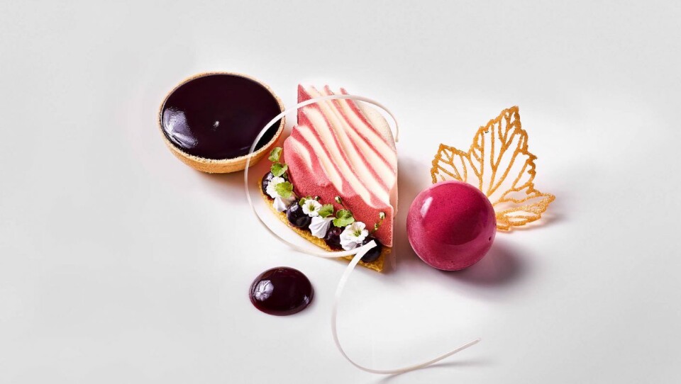 De Norge Kokkelandslagene Junior sin dessert i Hot Kitchen – Restaurant of Nations i VM. De Norge Kokkelandslagene Junior sin dessert i Hot Kitchen – Restaurant of Nations i VM.