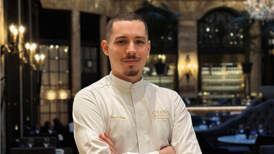 - Vi er er stolte over at vår egen konditor Pascal Monet skal delta i konkurransen om tittelen 'Årets konditor 2023', står det på nettsiden til Grand Hotel.
