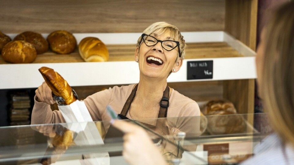 Viktigheten av et smil, nikk og hei kan ikke overvurderes. Viktigheten av et smil, nikk og hei kan ikke overvurderes.