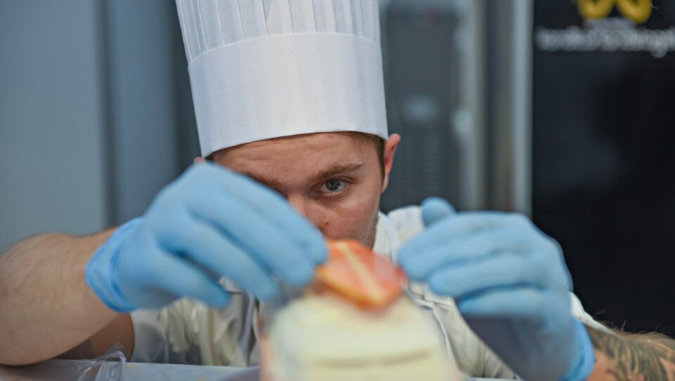 Fredrik Otterberg, som også deltok i Nordic Pastery Cup 2016, er reserve på det svenske laget under konditor-VM i Lyon. Fredrik Otterberg, som også deltok i Nordic Pastery Cup 2016, er reserve på det svenske laget under konditor-VM i Lyon.