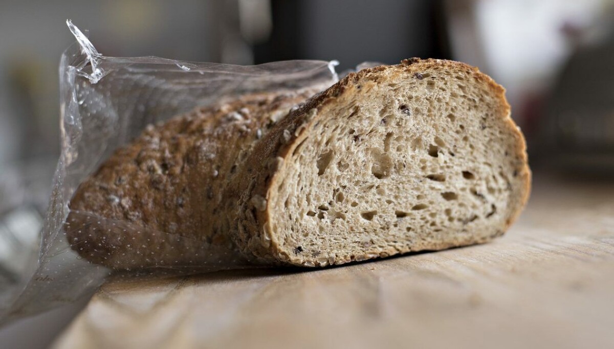 Ferske brød av gammel deig