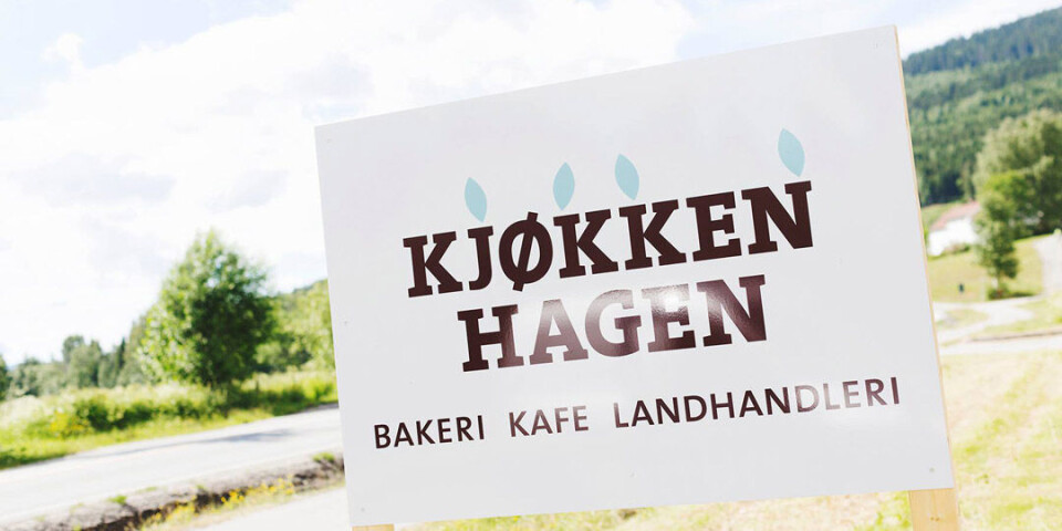 I Kjøkkenhagen i Hurdal Økolandsby er det både bakeri med tilhørende kafé og et landhandleri. I Kjøkkenhagen i Hurdal Økolandsby er det både bakeri med tilhørende kafé og et landhandleri.