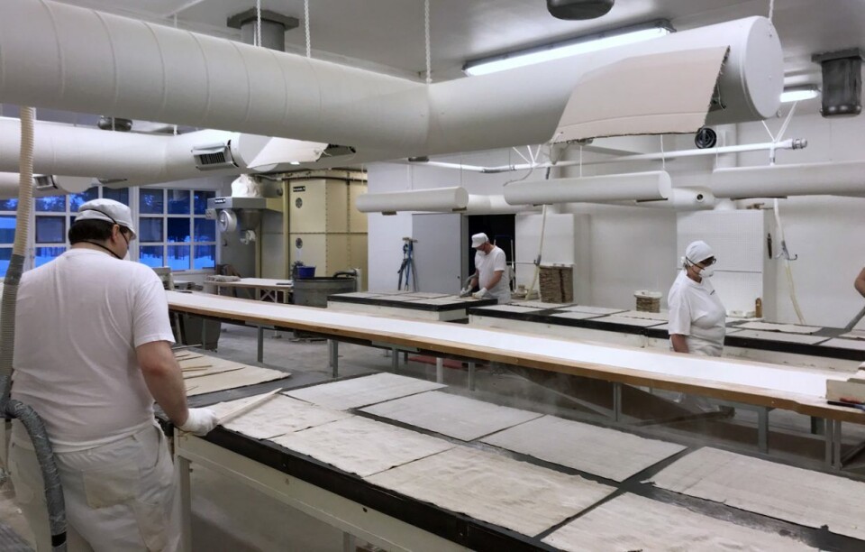 Flatbrødbakeriet har seks ansatte. Flatbrødbakeriet har seks ansatte.