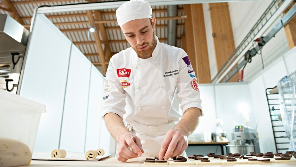 Nikolai Meling (Harmoni Håndverksbakeri) tok gullet i NM i baking 2018. Nikolai Meling (Harmoni Håndverksbakeri) tok gullet i NM i baking 2018.