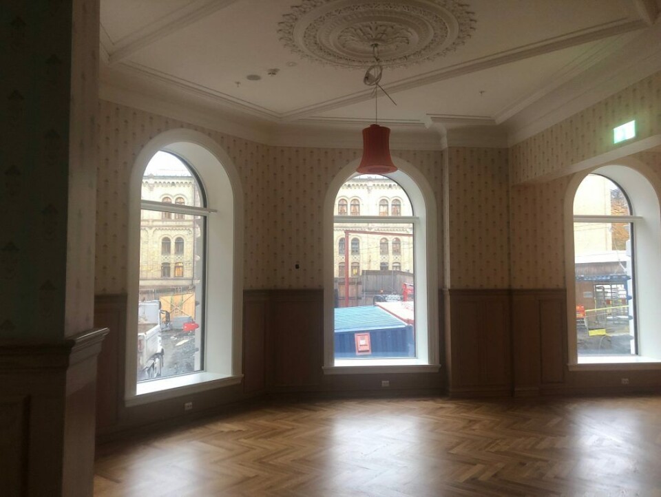 Stortinget, som eier bygget, har bestemt at Halvorsens Conditori skal settes tilbake til original stand, som det var ved åpningen i 1881. Stortinget, som eier bygget, har bestemt at Halvorsens Conditori skal settes tilbake til original stand, som det var ved åpningen i 1881.
