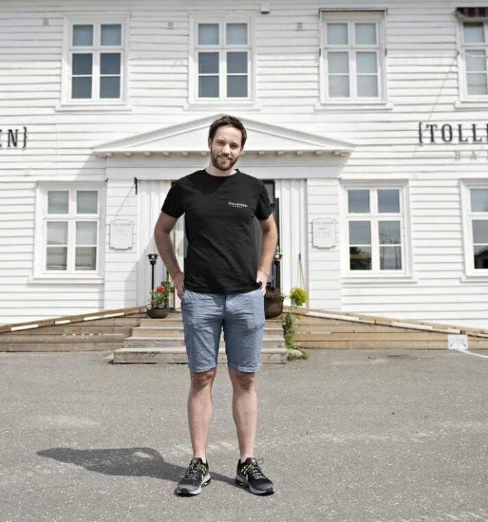Thomas Valand bygger ny uteservering foran årets sommersesong.