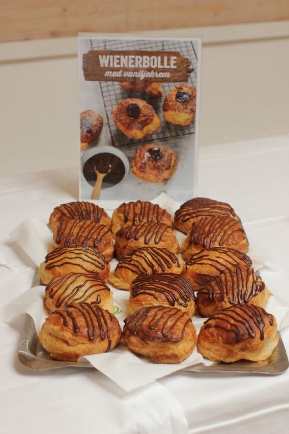 Lantmännen benyttet også Unibakedagen til å presentere noen produktnyheter, som for eksempel denne wienerbollen med vaniljekrem. Lantmännen benyttet også Unibakedagen til å presentere noen produktnyheter, som for eksempel denne wienerbollen med vaniljekrem.