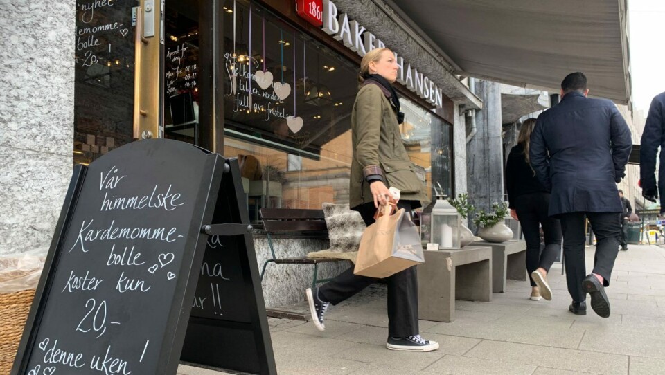 Bakerier og konditorier i en rekke kommuner rundt Oslo får nå kun tilby takeaway. Det vil ramme mange bedrifter hardt og vil igjen gi mange permitteringer i bransjen. Bakerier og konditorier i en rekke kommuner rundt Oslo får nå kun tilby takeaway. Det vil ramme mange bedrifter hardt og vil igjen gi mange permitteringer i bransjen.