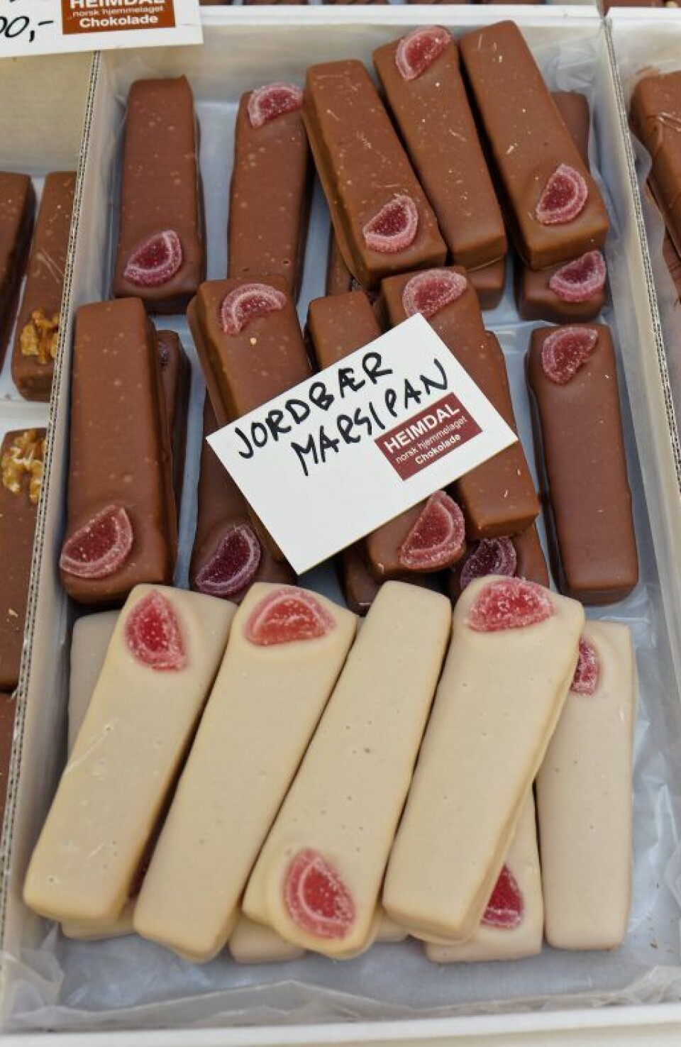 Marsipan og nougat er spesialitetene til Heimdal Chokolade. Marsipan og nougat er spesialitetene til Heimdal Chokolade.