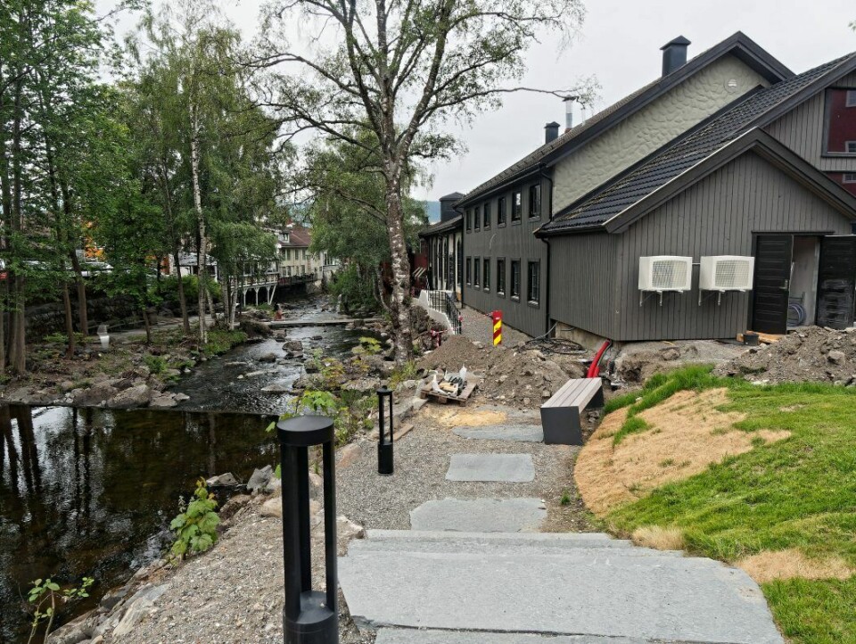 Bakeriet – som kommer i bygningen til høyre i bildet – ligger ved Mesna, Lillehammers sentrumselv som ikke har fått noen spesielt sentral plass i bybildet foreløpig.
