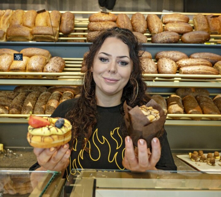 Silje Blomsø i Blomsø Bakeri og Konditori er godt fornøyd med oppstarten i gågata i Harstad.