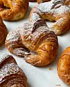 – Medialunas dulce de leche (Laget av deres baker Mario fra Argentina. Media lunas betyr halvmåne på argentinsk. Liten croissant fylt med dulce de leche som er karamellisert melk. Smaker litt som pålegget HaPå.)