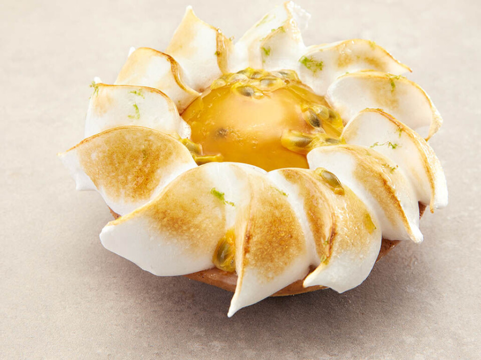Sitronterte med pasjonsfrukt og kalamansi. Sitronterte med pasjonsfrukt og kalamansi.