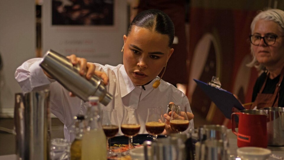 Guro Sábado Rødningen jobber som barista på Bakeriet Sprø i Oppdal, og hun skal delta i årets NM.
