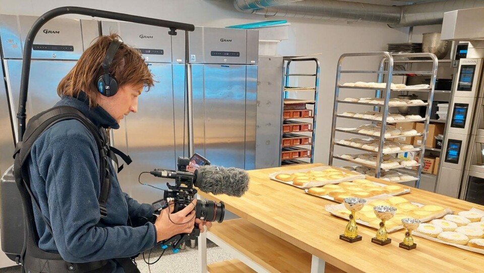 SolungMat & The Cakemakers ble oppringt av et produksjonsselskap for TV2 etter at bakeriet ble funnet når de googlet matspisekonkurranser. SolungMat & The Cakemakers ble oppringt av et produksjonsselskap for TV2 etter at bakeriet ble funnet når de googlet matspisekonkurranser.