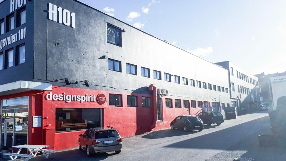 Bakeriet ligger helt bakerst i bygget. Foto: Vaaland Dampbakeri og Conditori.