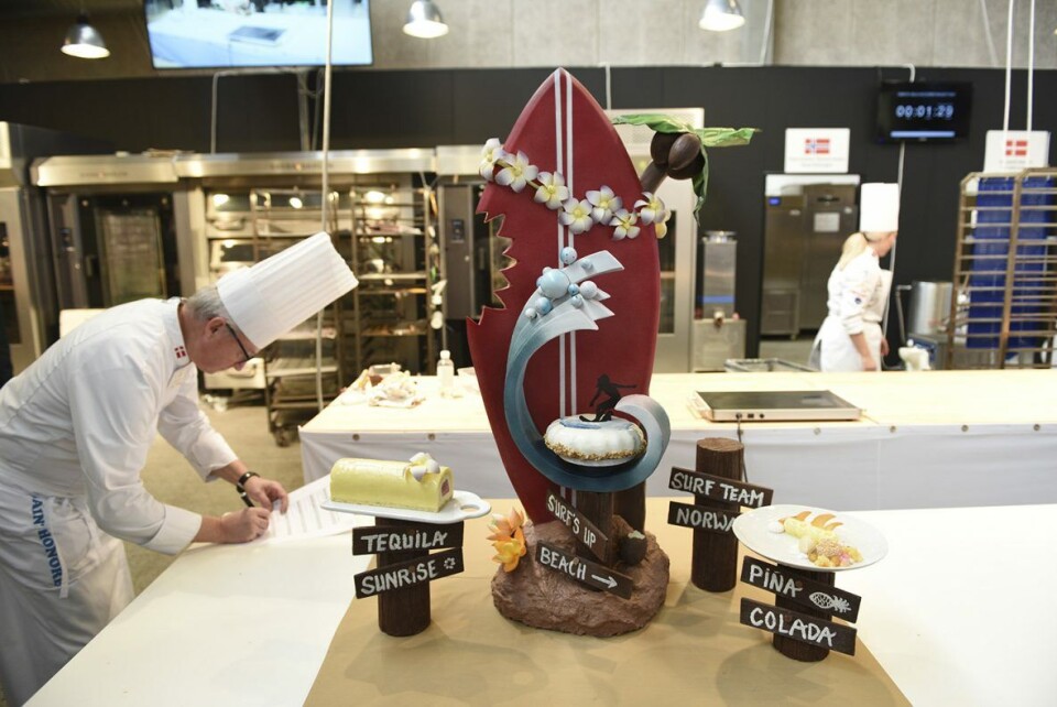 Surfing er ikke sport, mente den danske dommeren som mente av det norske laget hadde bommet på temaet 'sport', men de andre dommerne mente at Norge hadde truffet tema bra. Det kostet Norge kategoriseieren i shoowpiece under Nordic Pastry Cup 2018.
