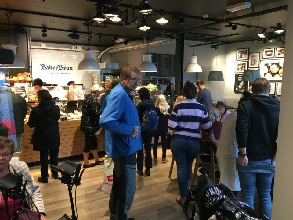 Fullt hus: Baker Bruns nye bakestudio på Sletten Senter ble godt besøkt allerede på åpningsdagen. Foto: Baker Brun Fullt hus: Baker Bruns nye bakestudio på Sletten Senter ble godt besøkt allerede på åpningsdagen. Foto: Baker Brun