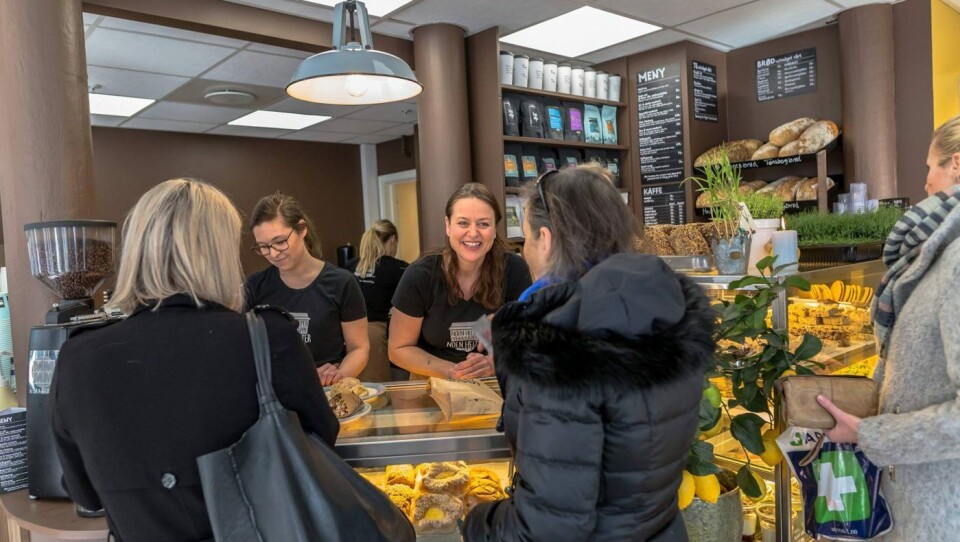 Kjersti With storkoste seg under åpningen av den nye kafeen i Storgaten 29, og beskrev det som «en drømmedag».