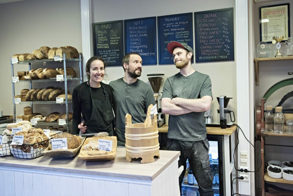 Harmoni Håndverksbakeri i Porsgrunn.Eier Fredrik Lønne og baker Nikolai Meling. Fredriks samboer Stefi Haldorsen styrer utsalget. Harmoni Håndverksbakeri i Porsgrunn.Eier Fredrik Lønne og baker Nikolai Meling. Fredriks samboer Stefi Haldorsen styrer utsalget.