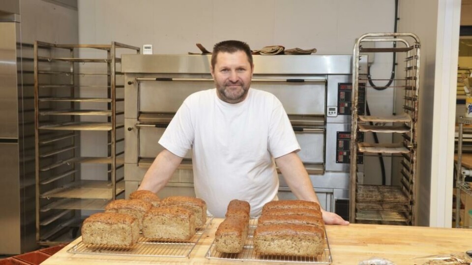 Laurent Touya har ansvar for baking og steking av de glutenfrie brødene.