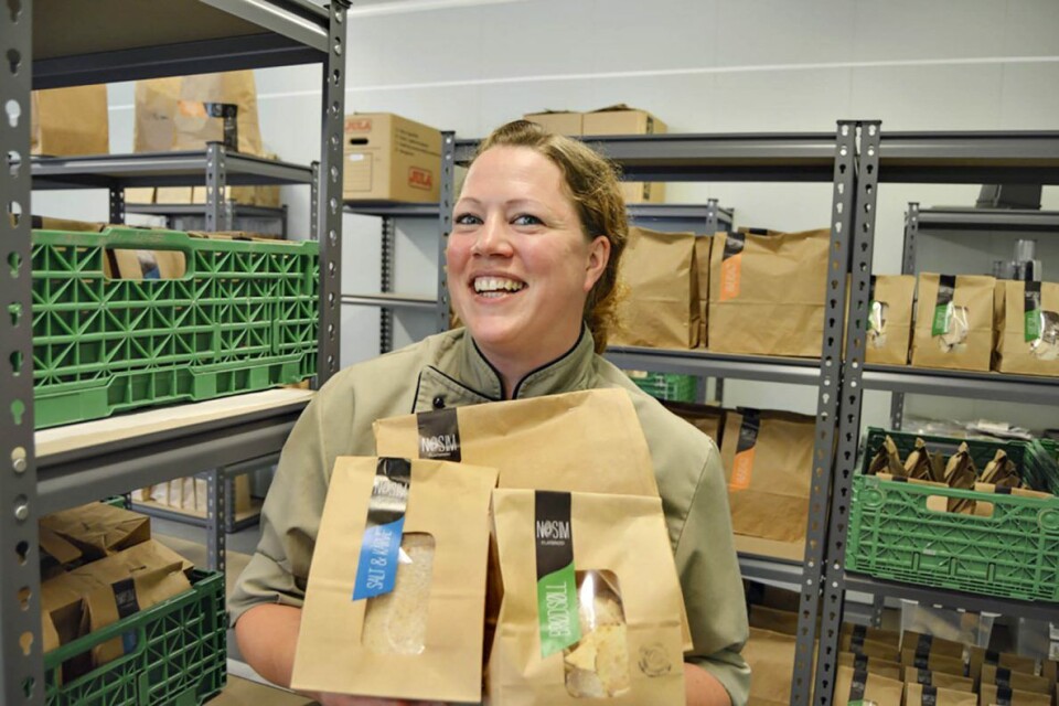 Flatbrødbaker Henny Kildahl selger om lag 2,5 tonn med flatbrød i året.