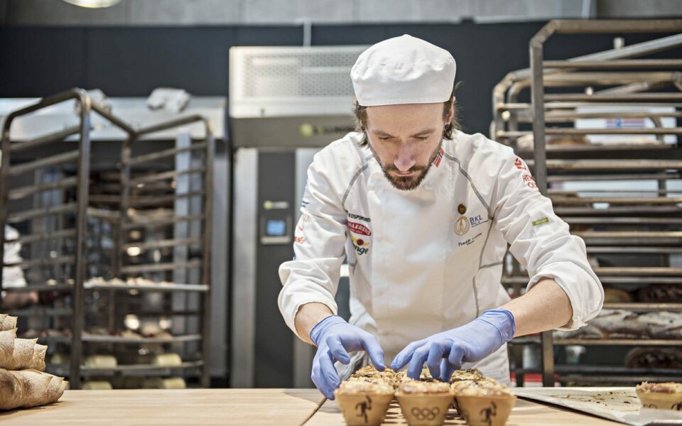 Fredrik Lønne er klar for Nordisk førstkommende helg. Det norske bakerlaget består av Fredrik Lønne, Trude Beate Brendehaugen og Jonathan Burt. Fredrik Lønne er klar for Nordisk førstkommende helg. Det norske bakerlaget består av Fredrik Lønne, Trude Beate Brendehaugen og Jonathan Burt.
