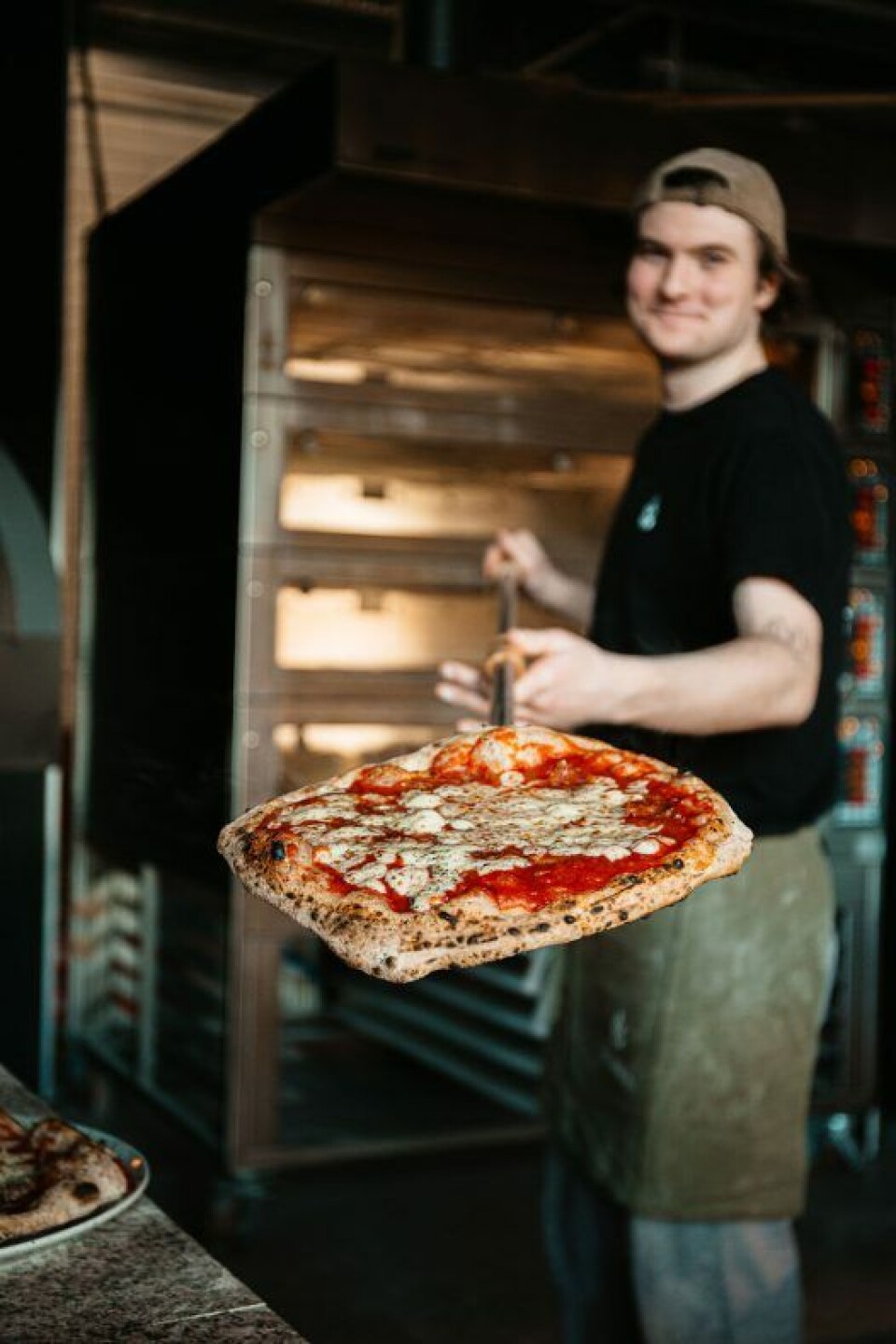 Braud Håndverksbakeri har lagt mye i utviklingen av sine pizzaer og har fått hjelp av verdensmester Tore Gjesteland.