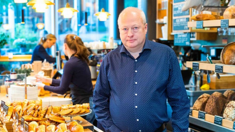 Erlend Nornes var med på å starte Åpent Bakeri i 1999, og han er fortsatt både styreleder og medeier i bakerikjeden. Erlend Nornes var med på å starte Åpent Bakeri i 1999, og han er fortsatt både styreleder og medeier i bakerikjeden.