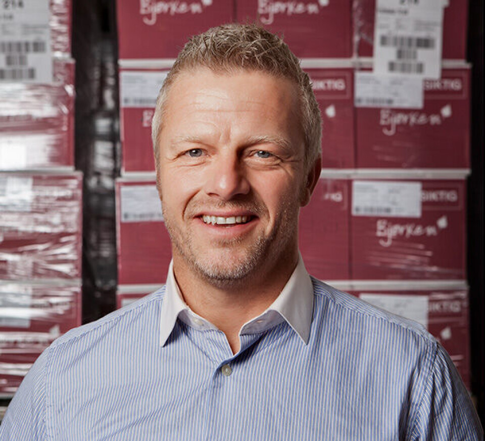 Tom Johnsen håper å få tak i europeisk emballasje til neste runde med julebakst. Tom Johnsen håper å få tak i europeisk emballasje til neste runde med julebakst.