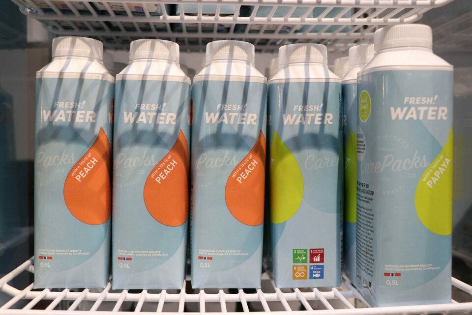 Fresh Water by CarePacks kommer i smakene papaya, peach og natural. Fresh Water by CarePacks kommer i smakene papaya, peach og natural.