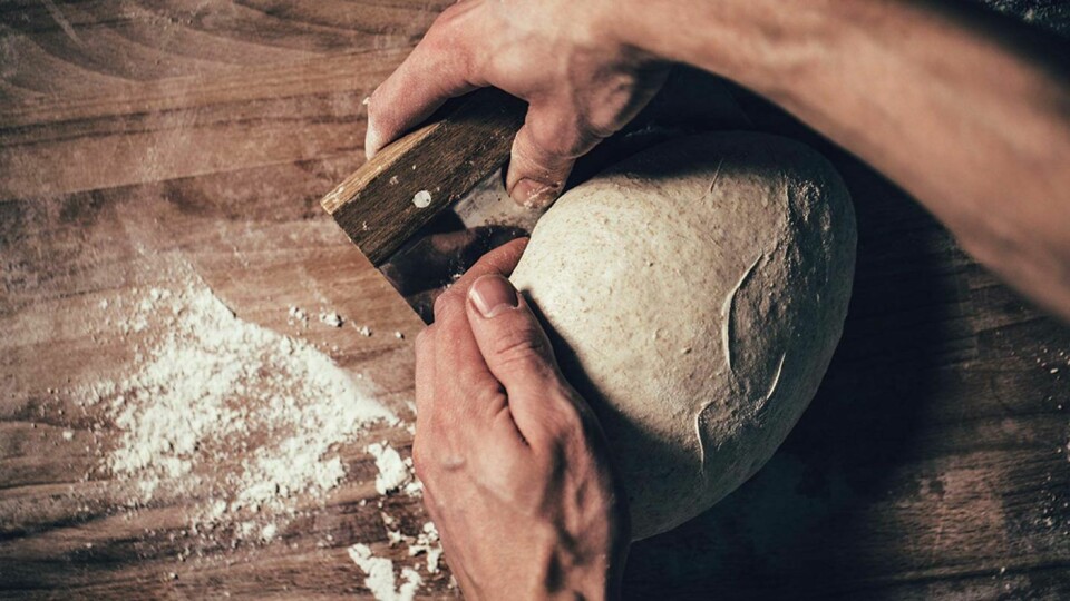 Med lange hevetider kan man for eksempel bake mens det man produserte dagen før ligger i ovnen. Det betyr også at man kan starte senere på morgenen, noe som sikker ville vært populært hos mange bakere, sier Ivar Hveem Fjeld.