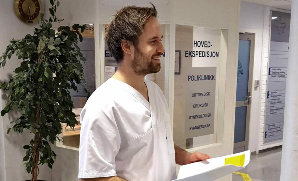 Thomas Valand stengte Tollboden mandag og gikk rett til sykehuset og meldte seg som frivillig.