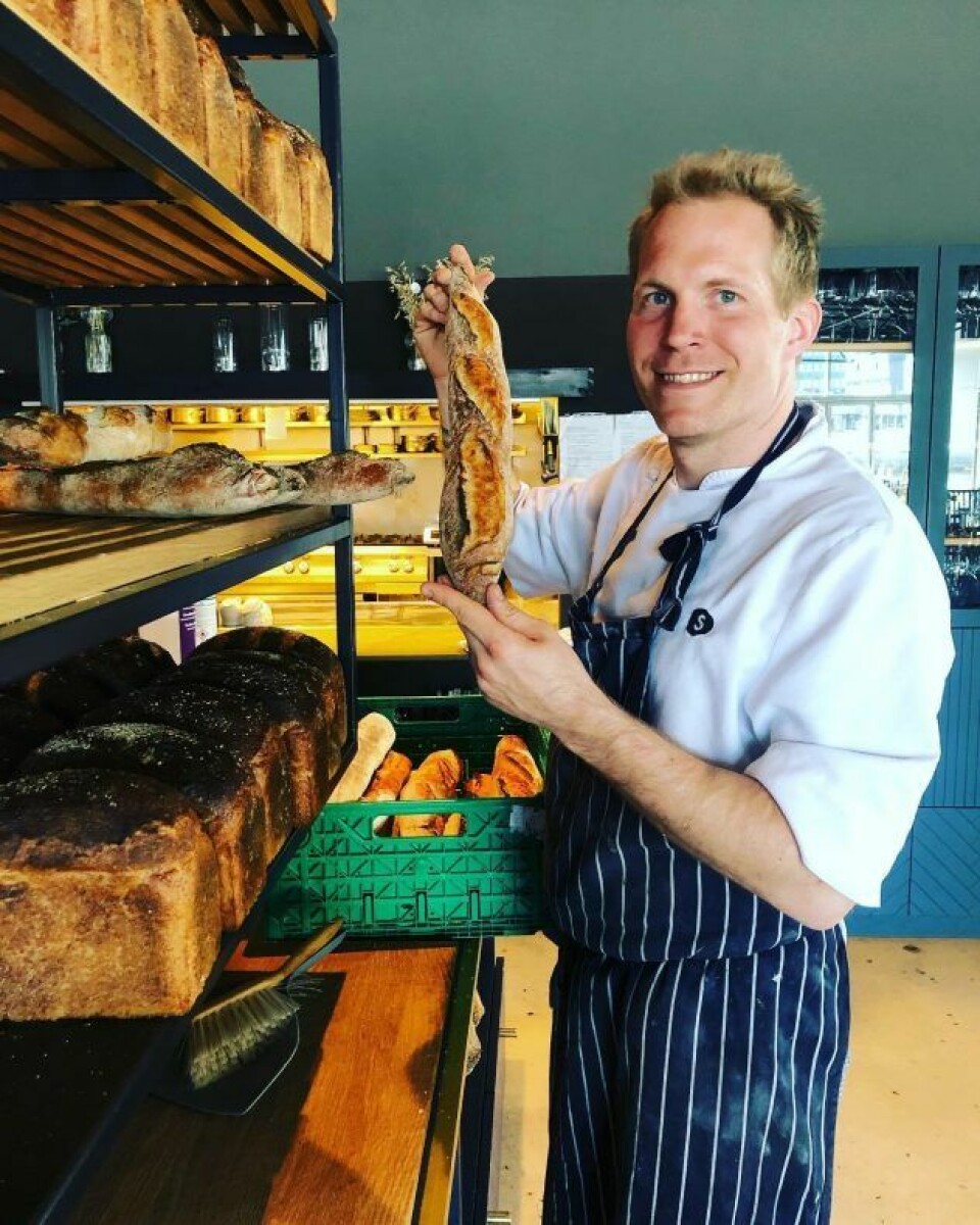 Tobias Gustafsson har 20 års erfaring som kokk, og nå har han blitt baker.